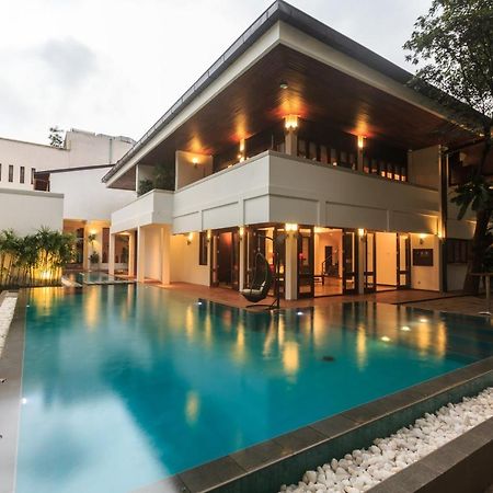 Colombo Court Hotel & Spa Exteriör bild
