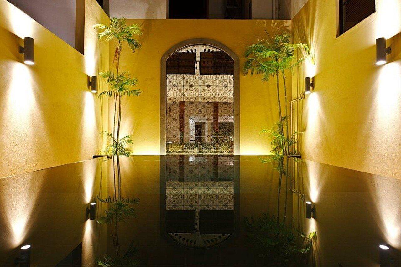 Colombo Court Hotel & Spa Exteriör bild