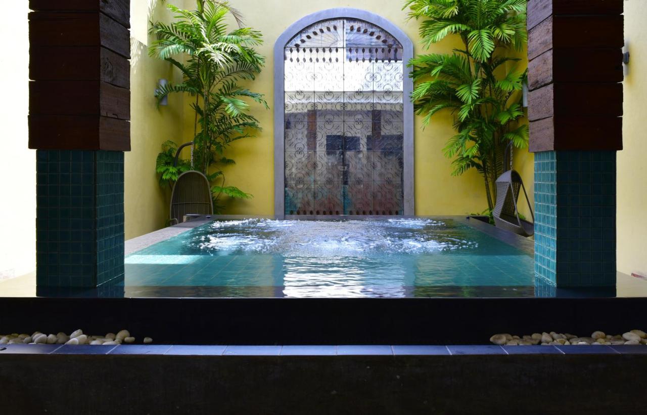 Colombo Court Hotel & Spa Exteriör bild
