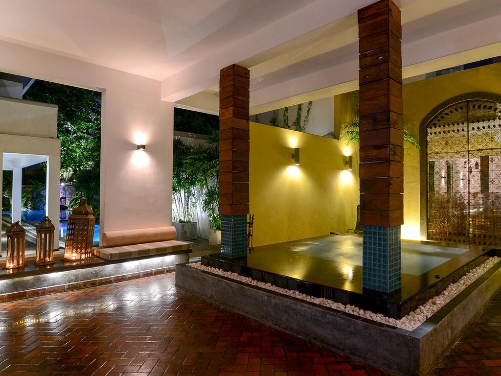 Colombo Court Hotel & Spa Exteriör bild