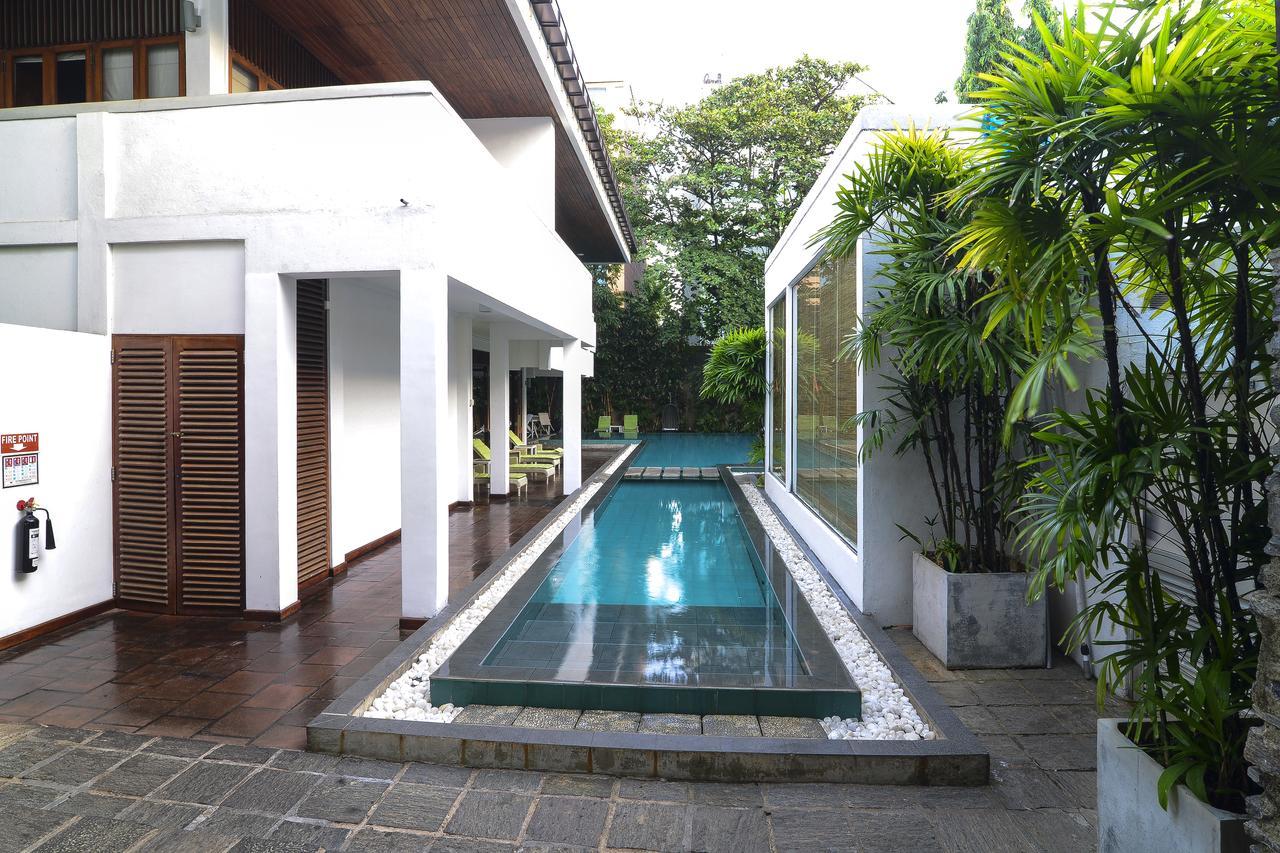 Colombo Court Hotel & Spa Exteriör bild