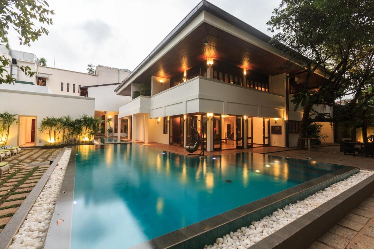 Colombo Court Hotel & Spa Exteriör bild